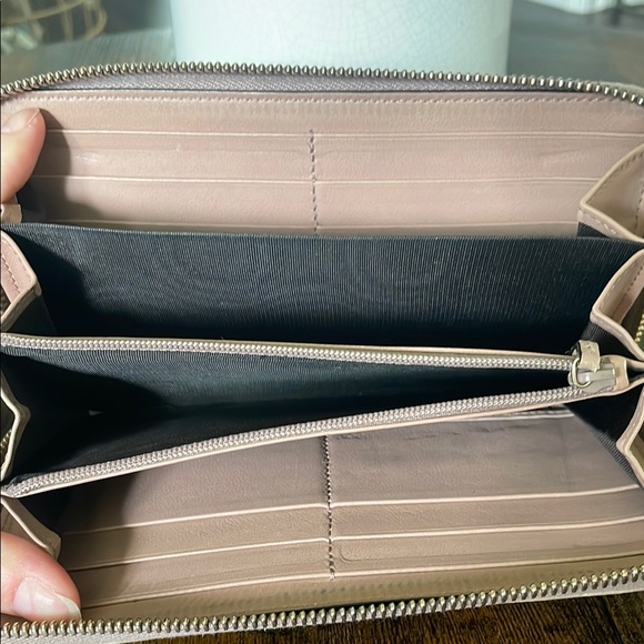 Gucci MicroGuccissima GG Dusty Pink Leather Bow Wallet Zipper Closure - Picture 7 of 11